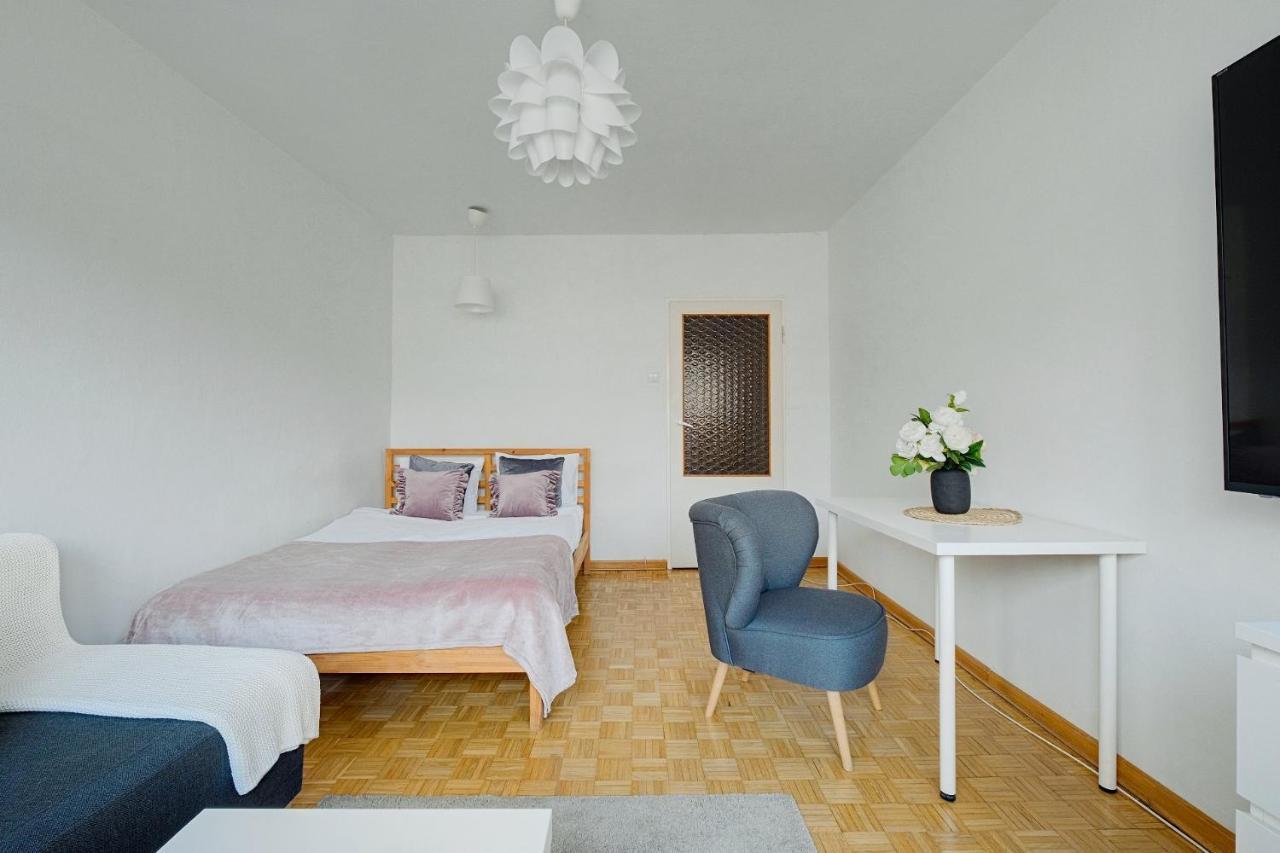 2 Bedroom Apt In Heart Of Warsaw Zgoda 9 Tv70 Dış mekan fotoğraf